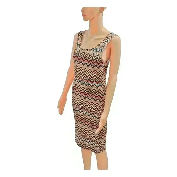 Zig-Zag Patterned Sleeveless Bodycon Dress - Picture 2 of 6